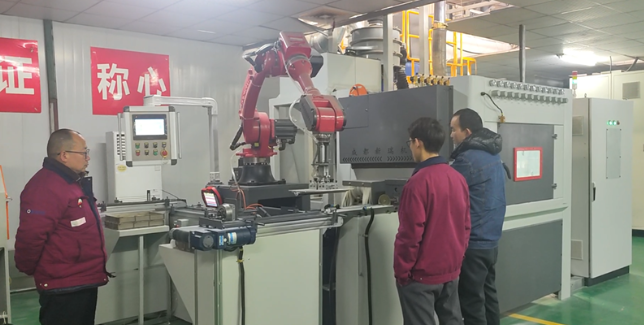 重庆喷砂机在模具清理中的专业应用